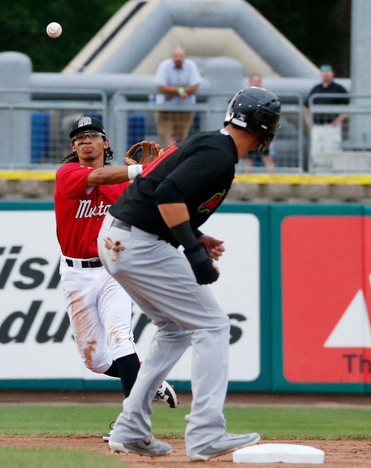 Mustangs vs. Voyagers